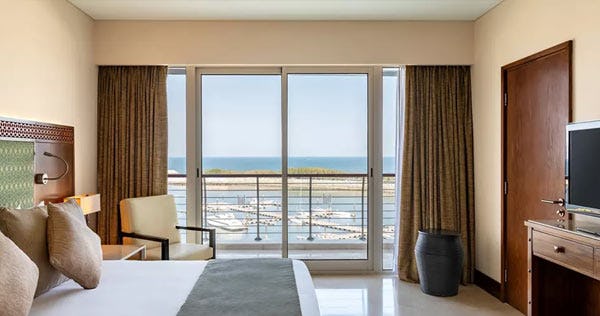 barcelo-mussanah-resort-oman-executive-suite-01_6902