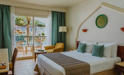 SUPERIOR POOL VIEW EXECUTIVE SUITE