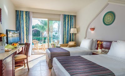 SUPERIOR POOL VIEW JUNIOR SUITE