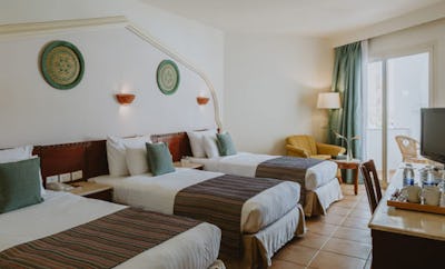 SUPERIOR TRIPLE CLASSIC ROOM