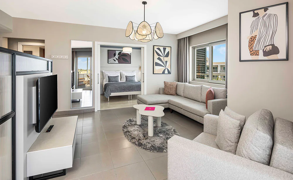 barut-goia-antalya-penthouse-suite-with-jacuzzi-facing-sea-and-ancient-theatre-view-01_13792