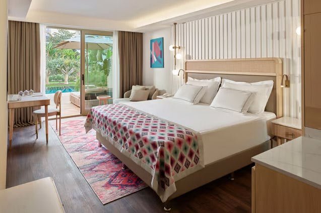 barut-lara-hotel-antalya-turkey-deluxe-garden-swim-up-room_8189