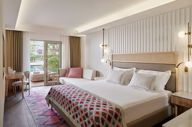 barut-lara-hotel-antalya-turkey-deluxe-lagoon-swim-up-room_8189