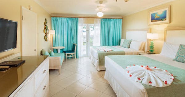 bay-gardens-beach-resort-and-spa-st-lucia-deluxe-beach-front-room_4819