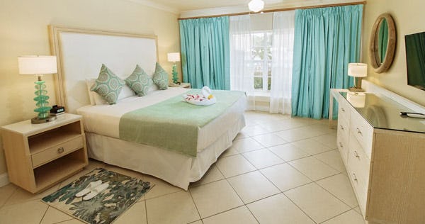 bay-gardens-beach-resort-and-spa-st-lucia-one-bedroom-suite-beach-front_4819