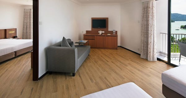 Family Rooms and Suites