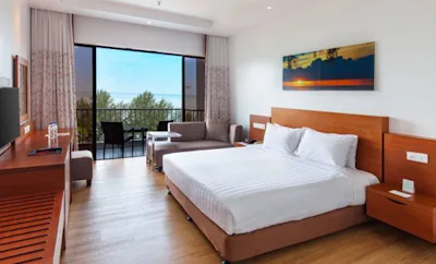 Grand Deluxe Seaview King