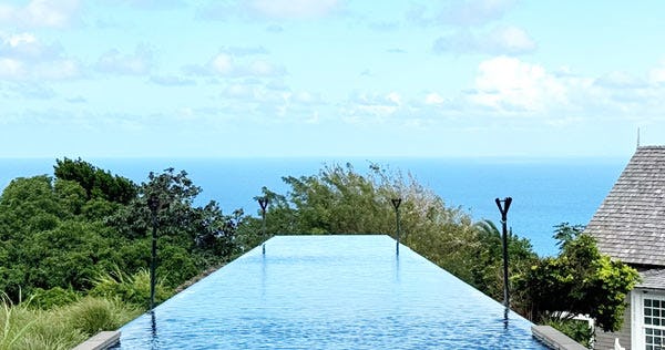 The Farmhouse & Four Bedroom Villa & Pool