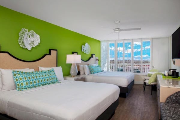 PARTIAL OCEAN VIEW ROOM - 2 BEDS
