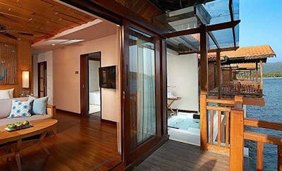 PREMIER SUITE ON WATER