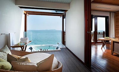 PREMIER SUITE ON WATER