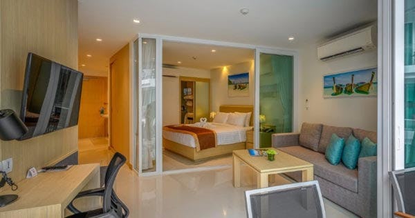 best-western-plus-the-beachfront-rawai-1-bedroom-suite-pool-access_10613