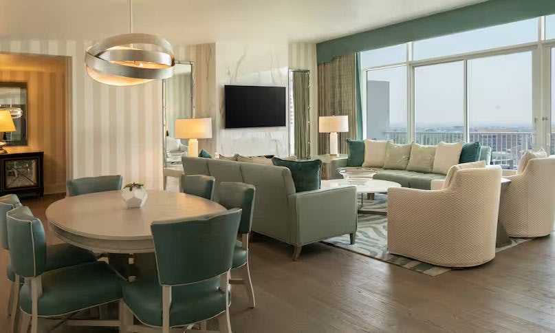 1 King Bed 1 Bedroom Penthouse Suite