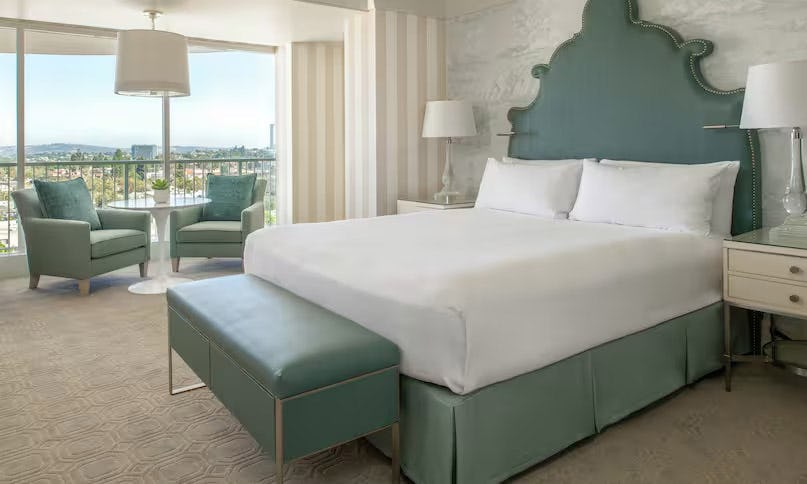 1 King Bed 1 Bedroom Signature Suite