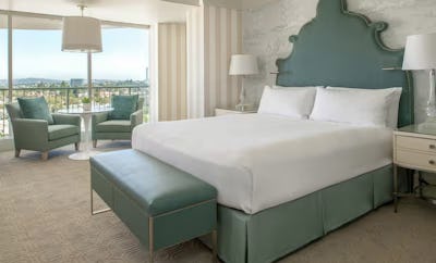 1 King Bed 1 Bedroom Signature Suite