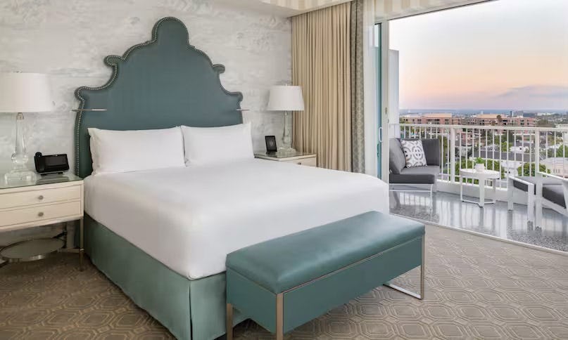 1 King Bed Executive Suite with Terrace