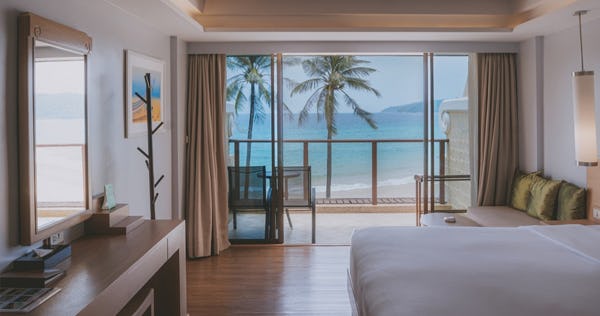 beyond-resort-karon-deluxe-premier-room_9025