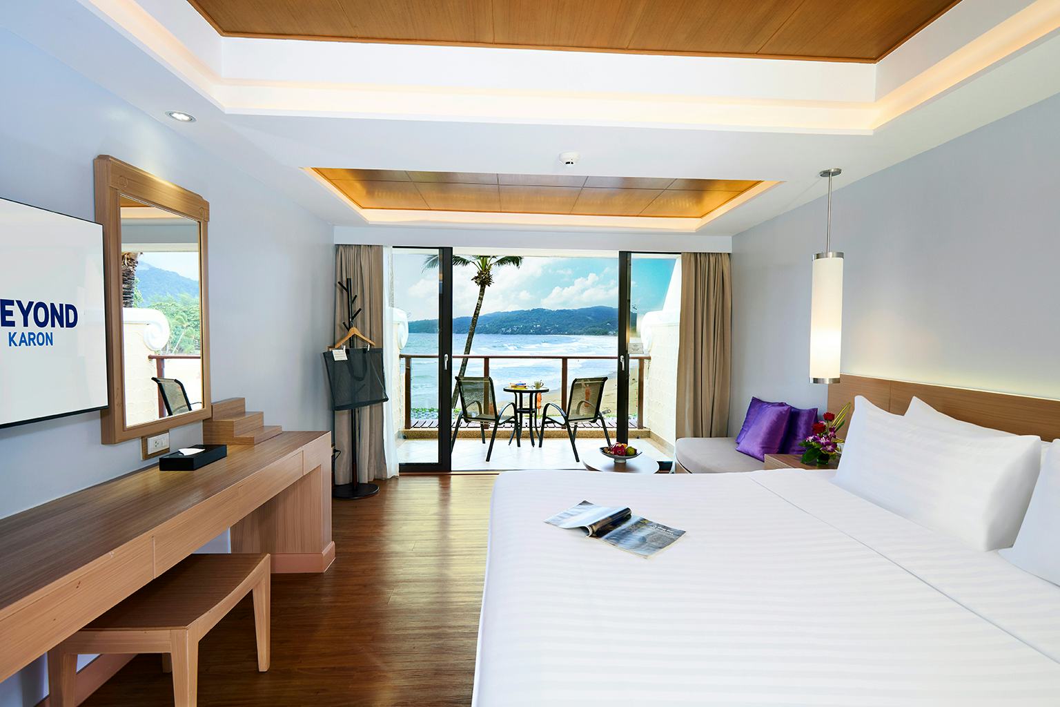 beyond-resort-karon-phuket-deluxe-sea-view-room_9025