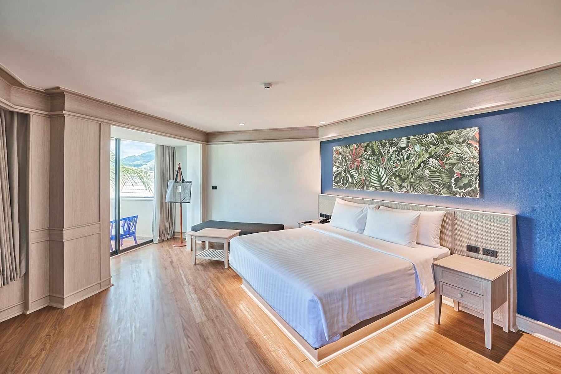 beyond-resort-kata-phuket-junior-suite-seaview-01_8613