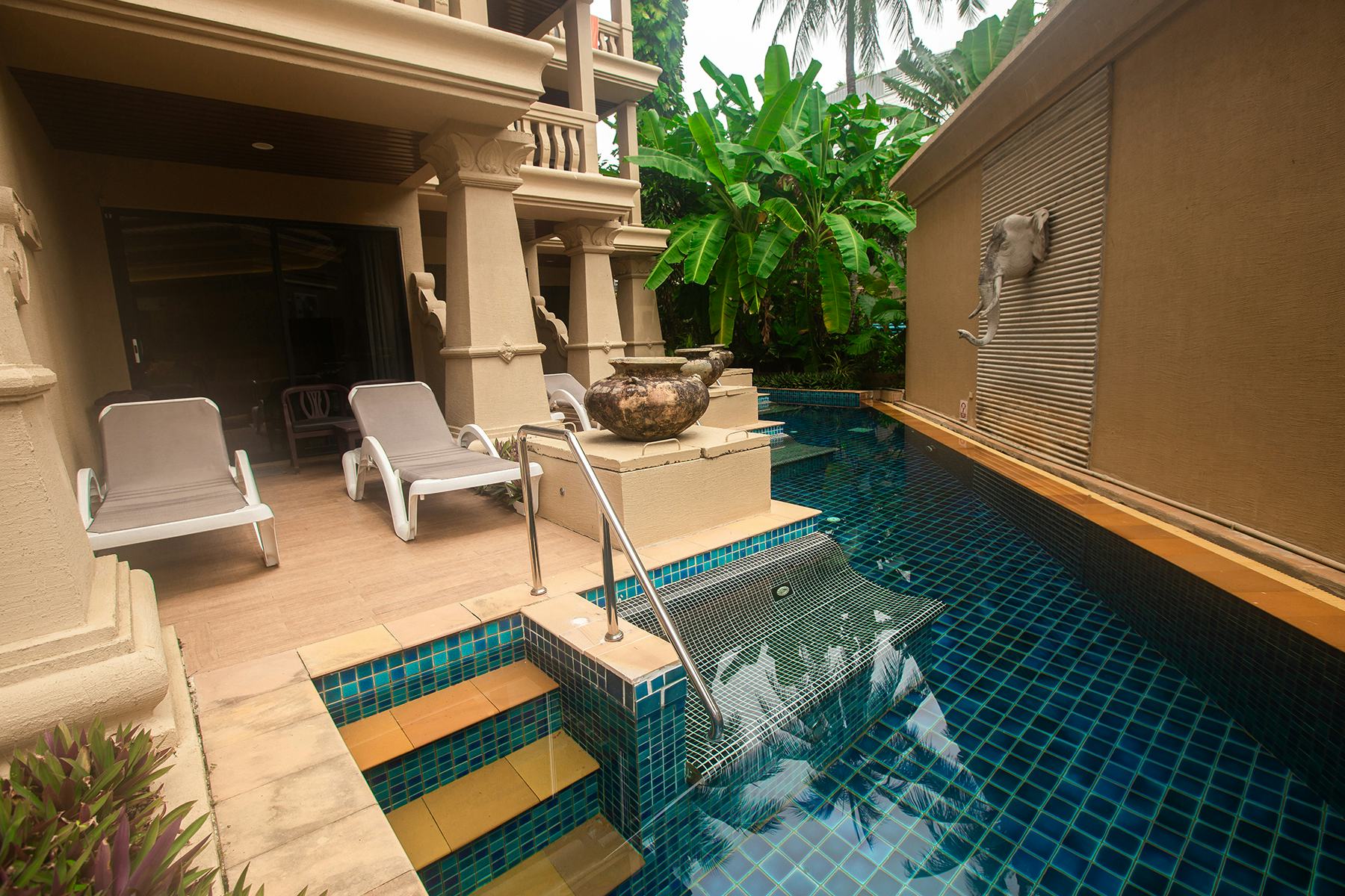 beyond-resort-kata-phuket-superior-pool-access-01_8613