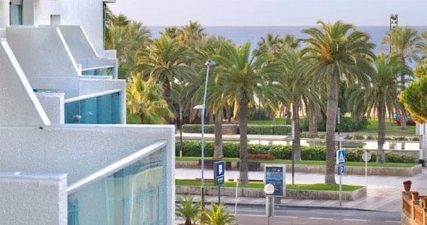 blaumar-hotel-family-mediterranean-suite-pool-view-04_11417