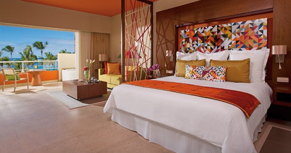 breathless-punta-cana-resort-and-spa-xhale-club-junior-suite-partial-ocean-view_7350