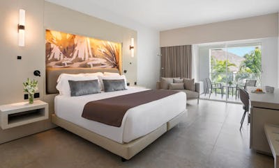 Allure Junior Suite Tropical View King