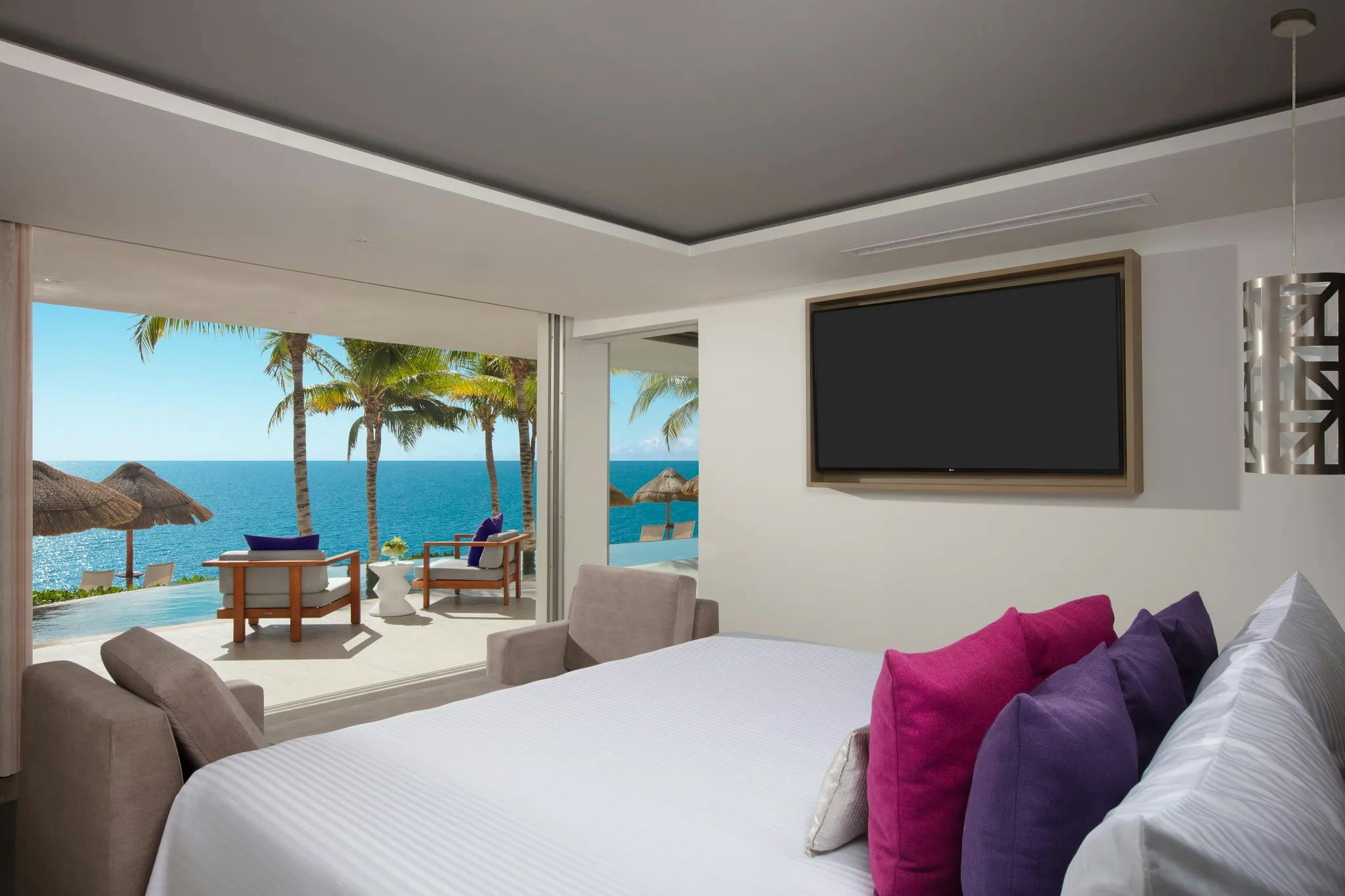 xhale club Presidential Suite Swim Out Ocean Front