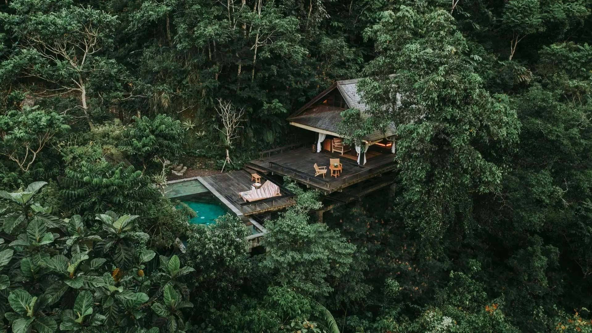 buahan-a-banyan-tree-escape-bali-above-the-waterfall-pool-bale_11300