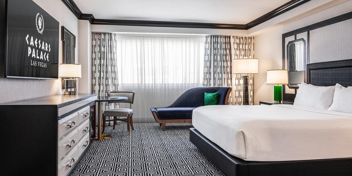 Colosseum Deluxe Room | 1 King | Non-Smoking