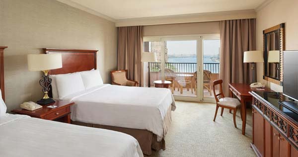 cairo-marriott-hotel-and-omar-khayyam-casino-deluxe-nile-view-room-02_1774