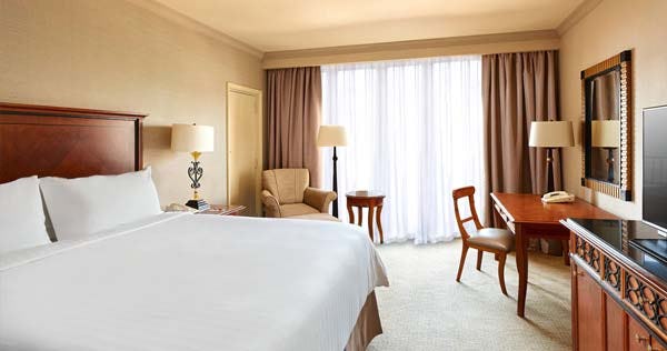 cairo-marriott-hotel-and-omar-khayyam-casino-executive-room-01_1774