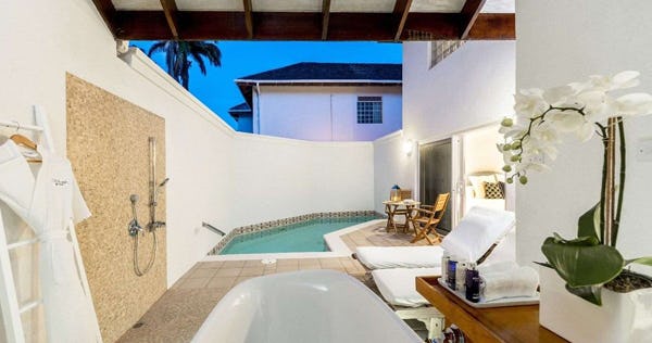 calabash-luxury-boutique-hotel-and-spa-pool-suites-03_7346
