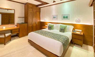 Deluxe Ocean Room