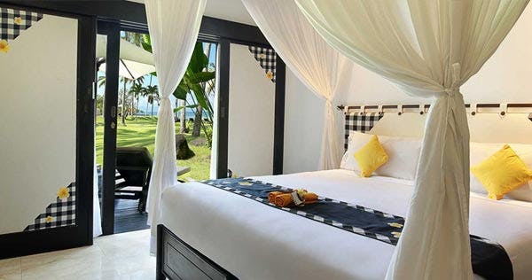 candi-beach-resort-and-spa-deluxe-ocean-room-01_10627