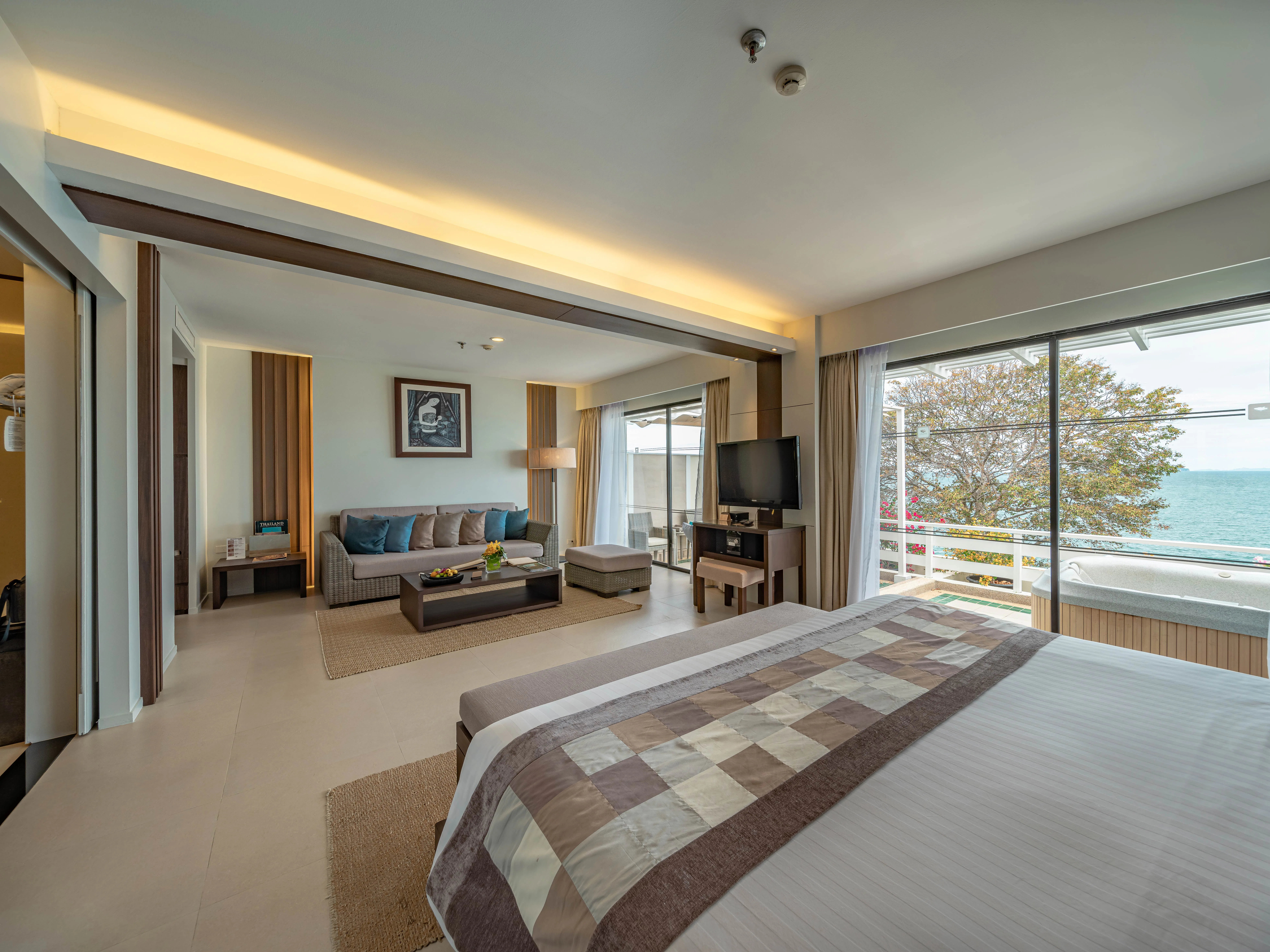 CAPE SIGNATURE SUITE