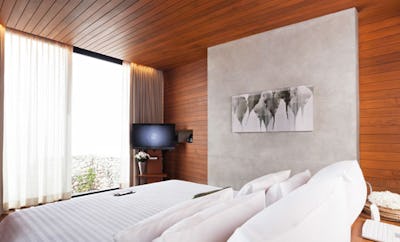 BEACHFRONT GRAND POOL VILLA