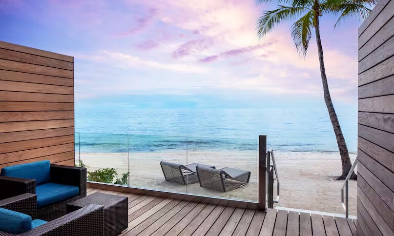 Oceanfront Lanai Suite - King