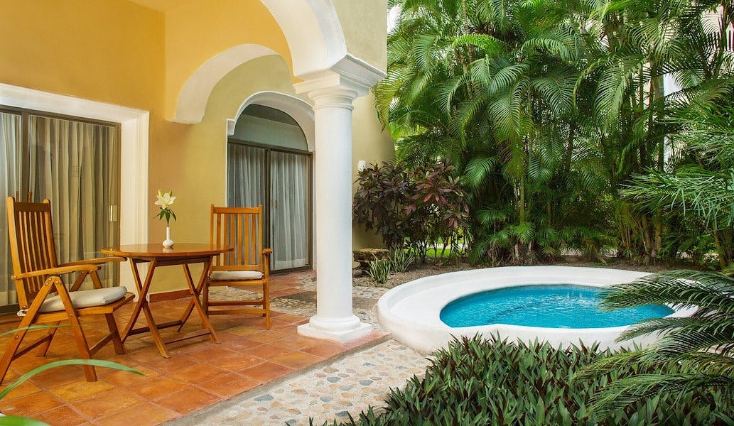 1-BEDROOM AMBASSADOR SUITE