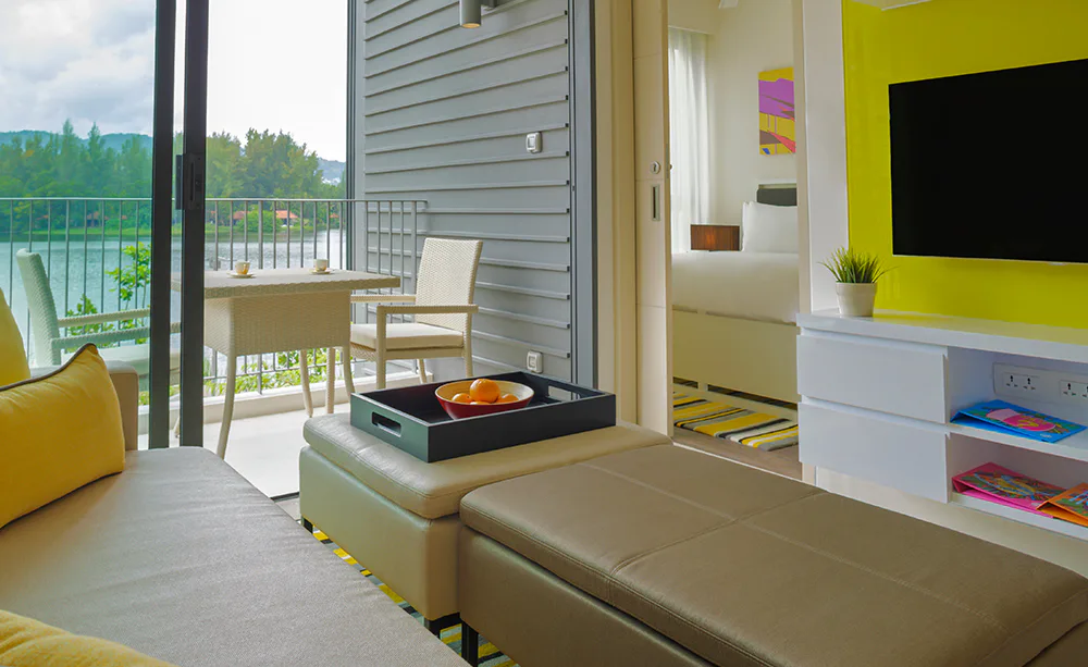 One Bedroom Suite Water
