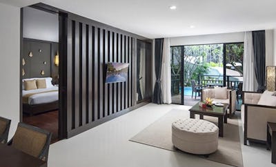 Junior Suite (Pool View)