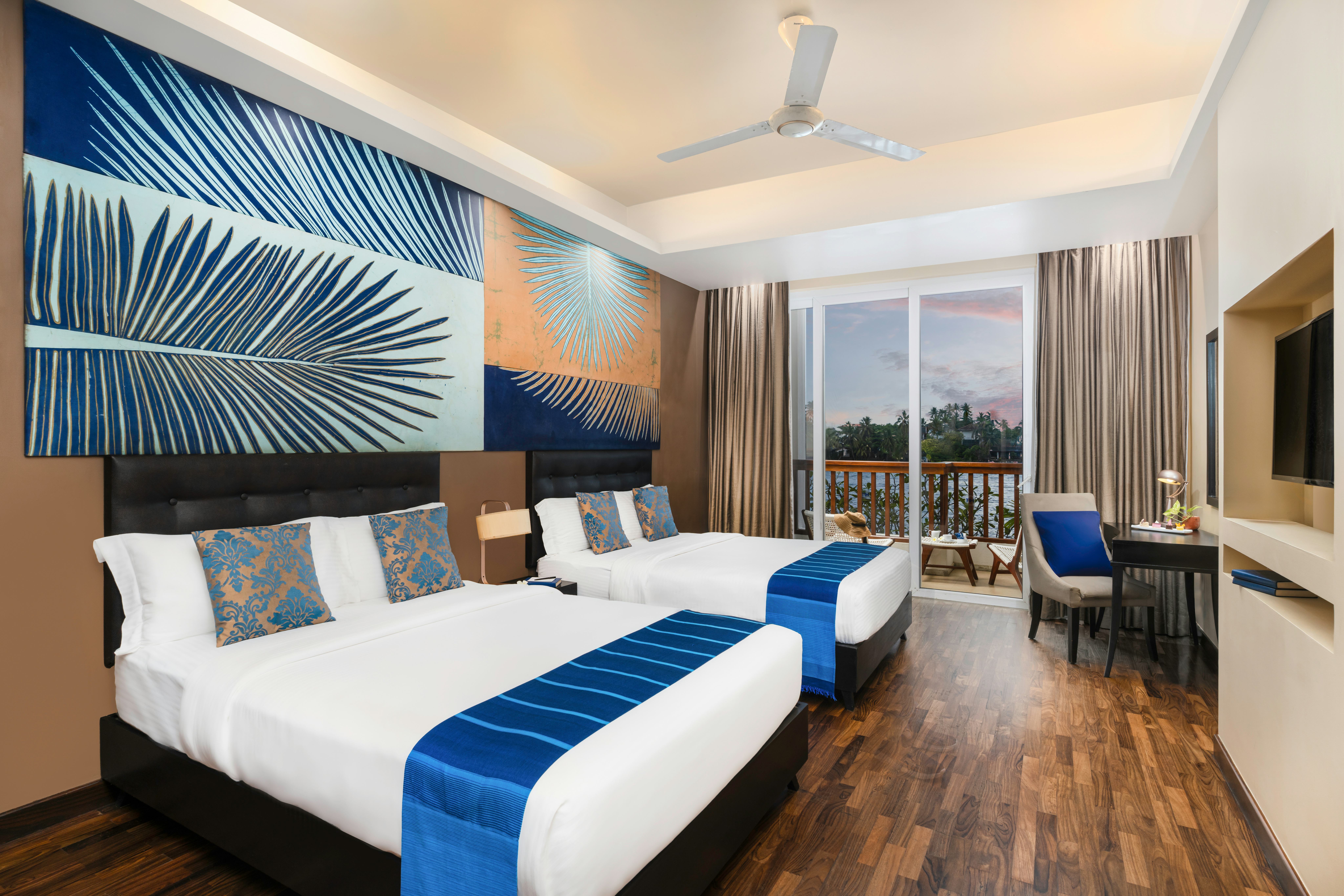 DELUXE RIVER VIEW ROOM