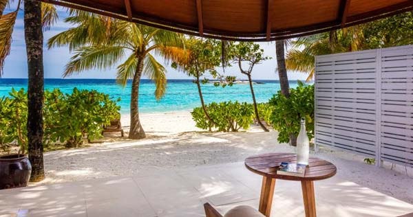 centara-grand-island-resort-and-spa-maldives-duplex-beach-villa-01_125
