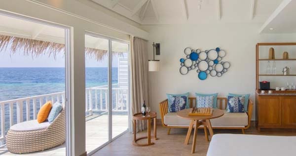 centara-grand-island-resort-and-spa-maldives-family-overwater-villa-01_125