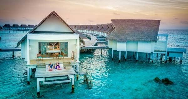 centara-grand-island-resort-and-spa-maldives-premier-overwater-villa-01_125
