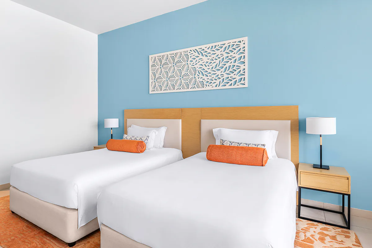 centara-mirage-beach-resort-dubai-family-room-panoramic-sea-view-double-double-01_11094