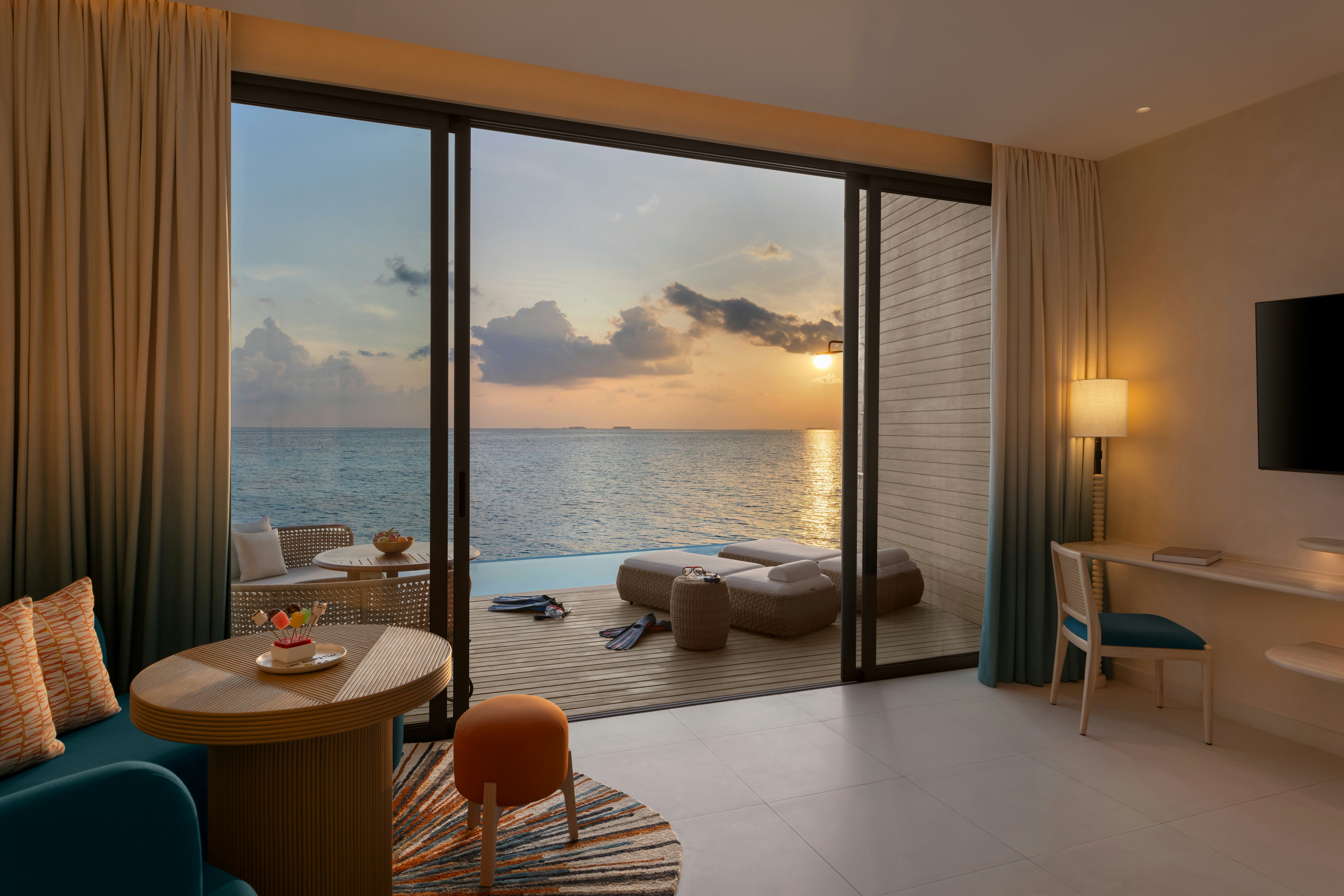 centara-mirage-lagoon-maldives-mirage-overwater-sunrise-pool-villas-01_12878