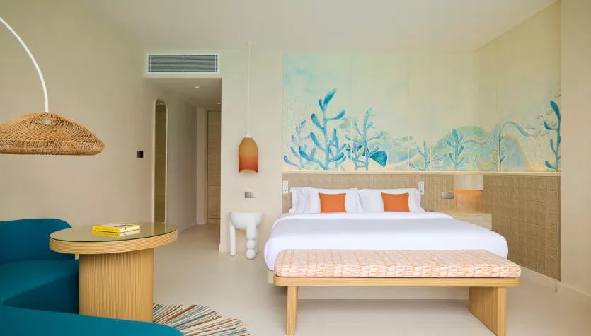 centara-mirage-lagoon-maldives-overwater-villa-with-jacuzzi-01_12878