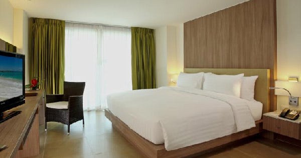 centara-pattaya-hotel-deluxe-room-01_3934