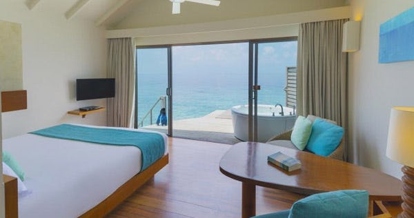 centara-ras-fushi-resort-and-spa-maldives-deluxe-spa-overwater-villa-01_2796